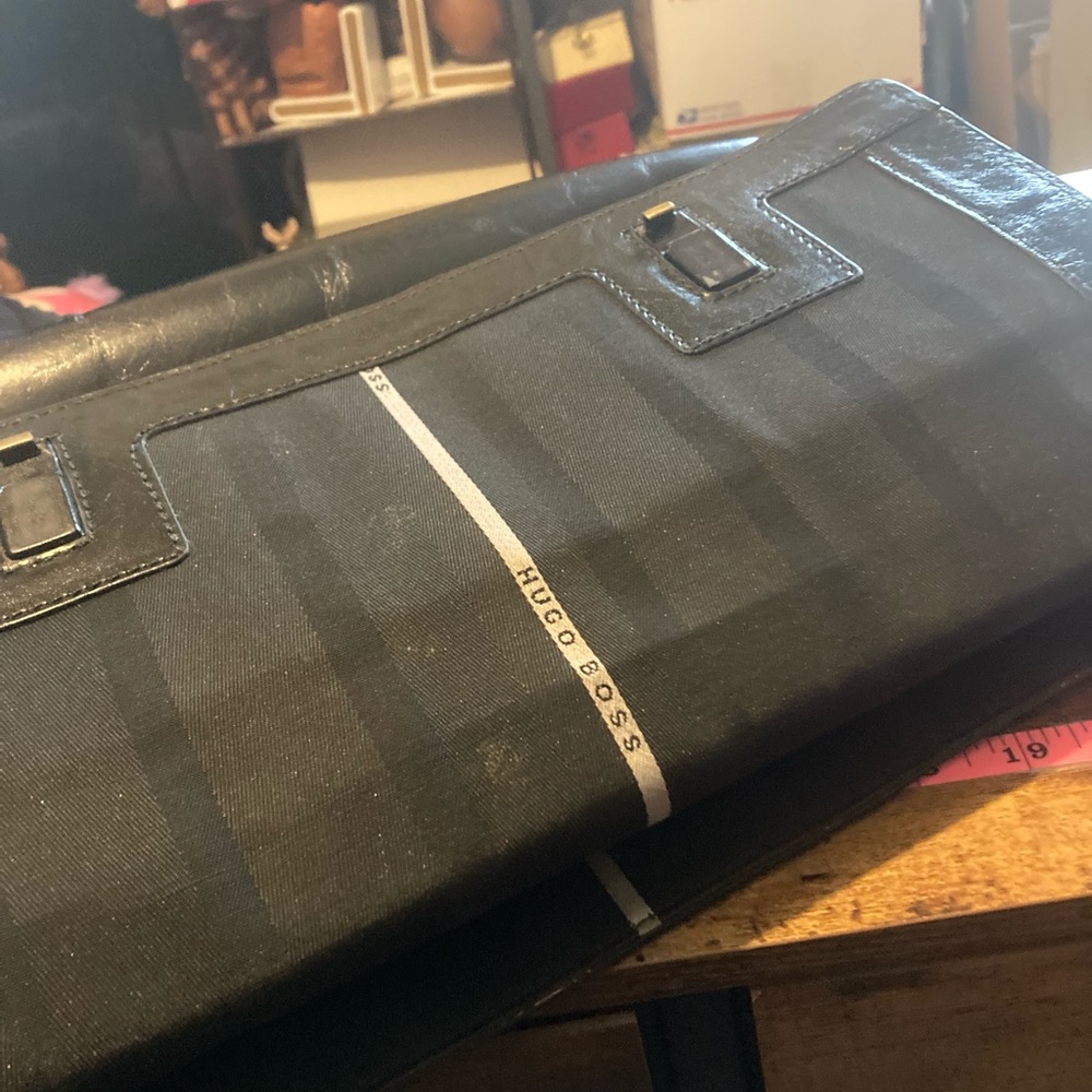 Hugo Boss Black Leather briefcase/laptop bag - Picture 5 of 10